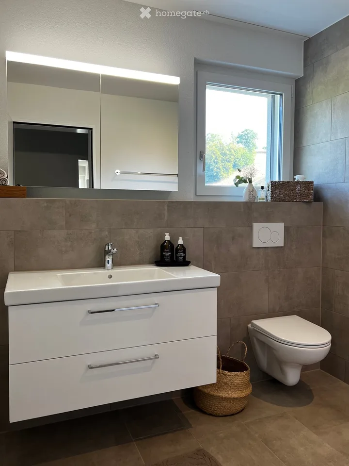 Modern 4.5-room new apartment with balcony and beautiful view in Wölflinswil