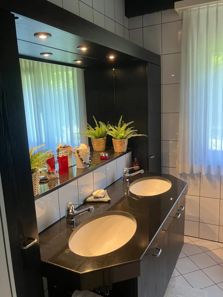 Geräumiges 6.5-Zimmer-Doppeleinfamilienhaus in idyllischer Lage in Emmetten