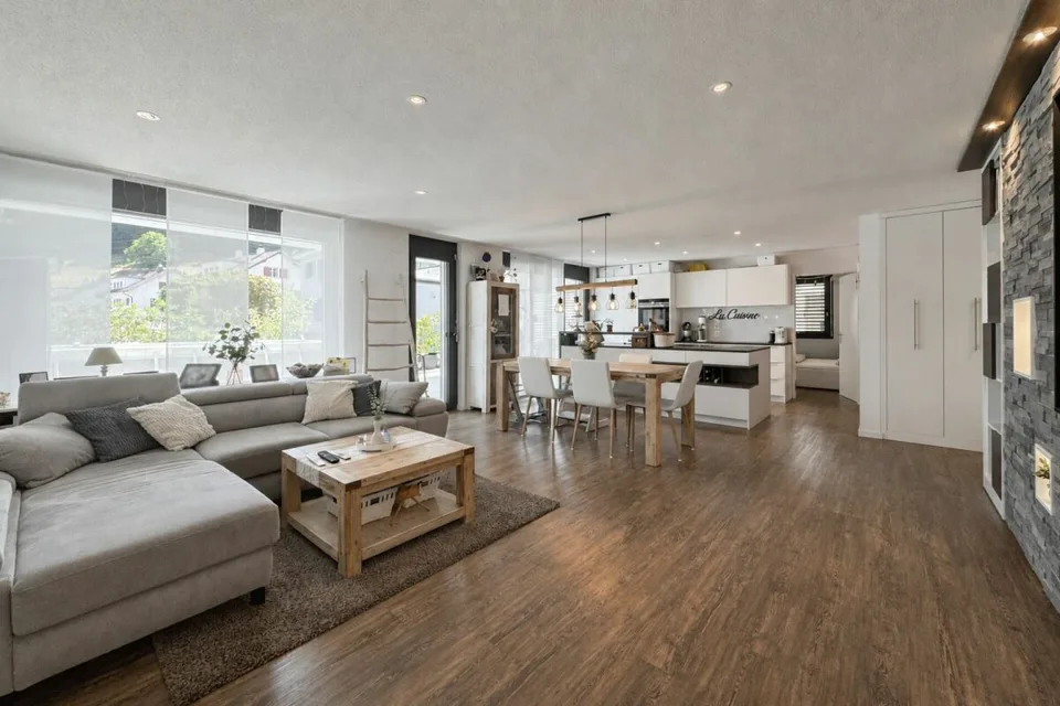 Licht, Raum, Komfort: Parterrewohnung mit 4½ Zimmern und grosser Terrasse