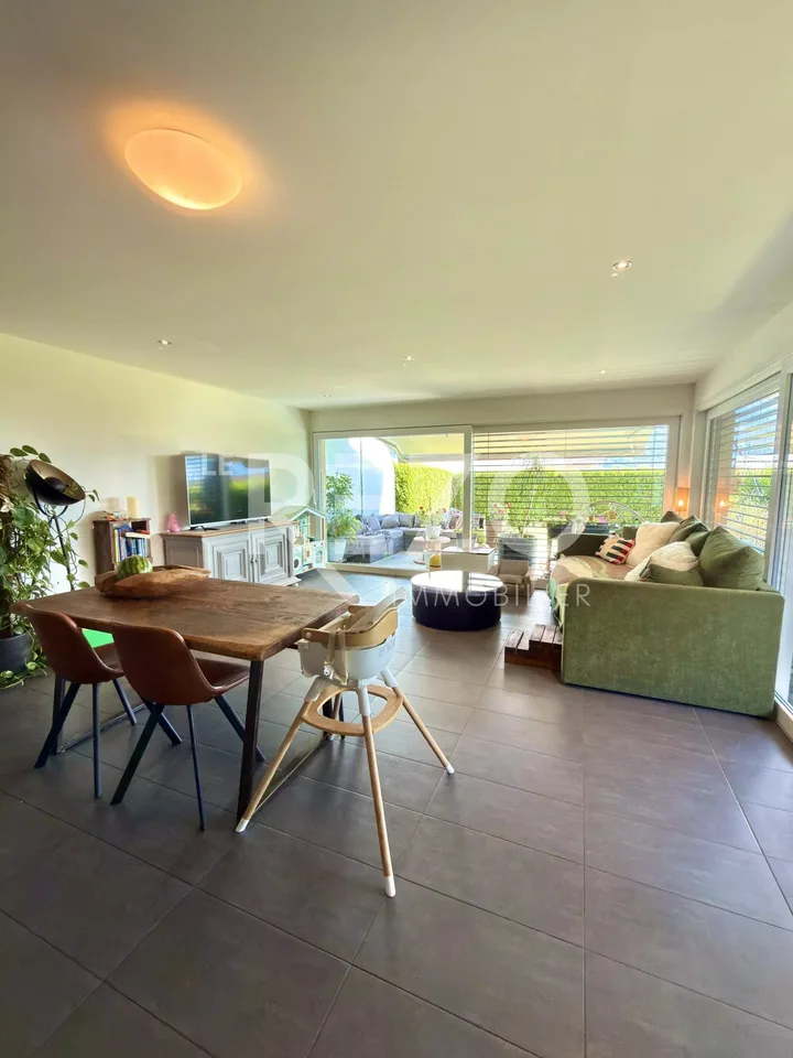Superb 3.5-room apartment with large terrace, garden and panoramic view. SAVIÈSE, VS