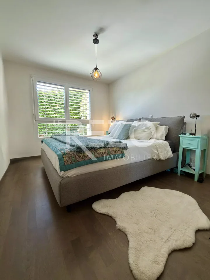 Superb 3.5-room apartment with large terrace, garden and panoramic view. SAVIÈSE, VS