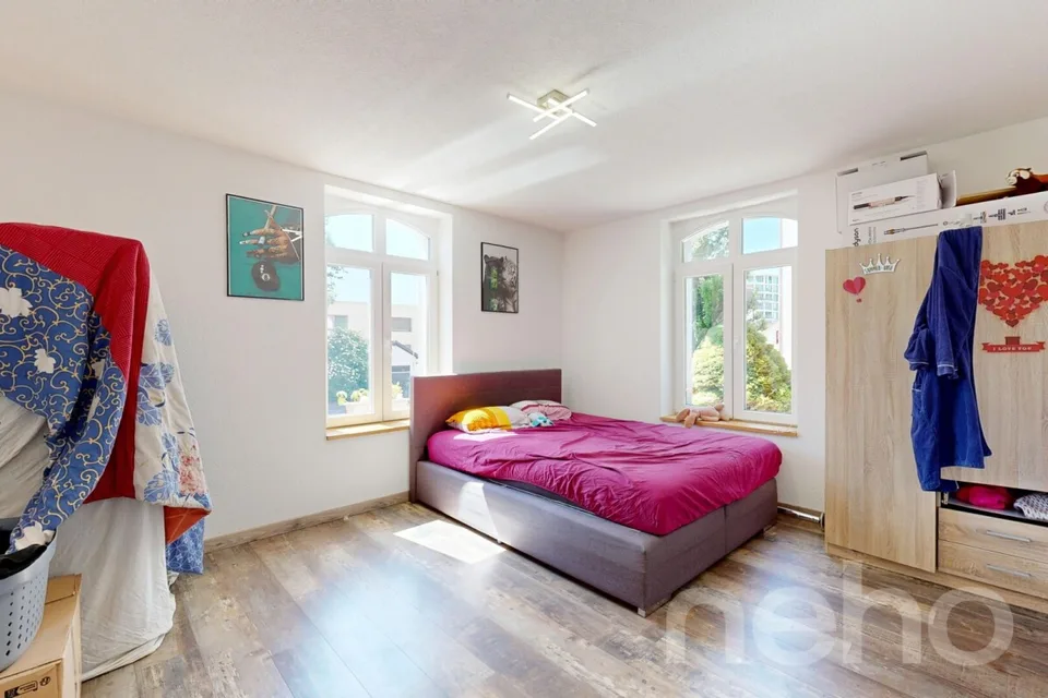 Mietshaus mit 2 Wohnungen und separaten Eingängen