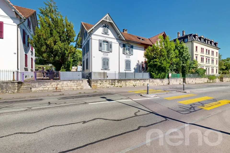 Mietshaus mit 2 Wohnungen und separaten Eingängen