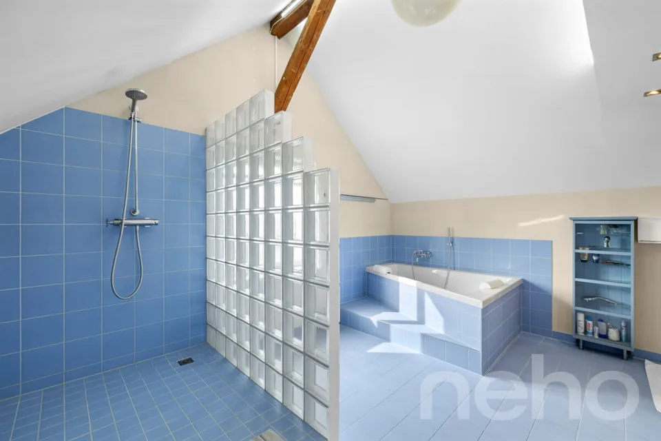 Villa exclusive de 8 pièces avec maison unifamiliale supplémentaire sur 1624m²