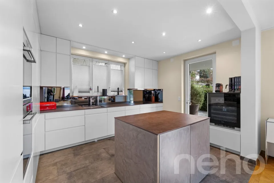 Villa exclusive de 8 pièces avec maison unifamiliale supplémentaire sur 1624m²
