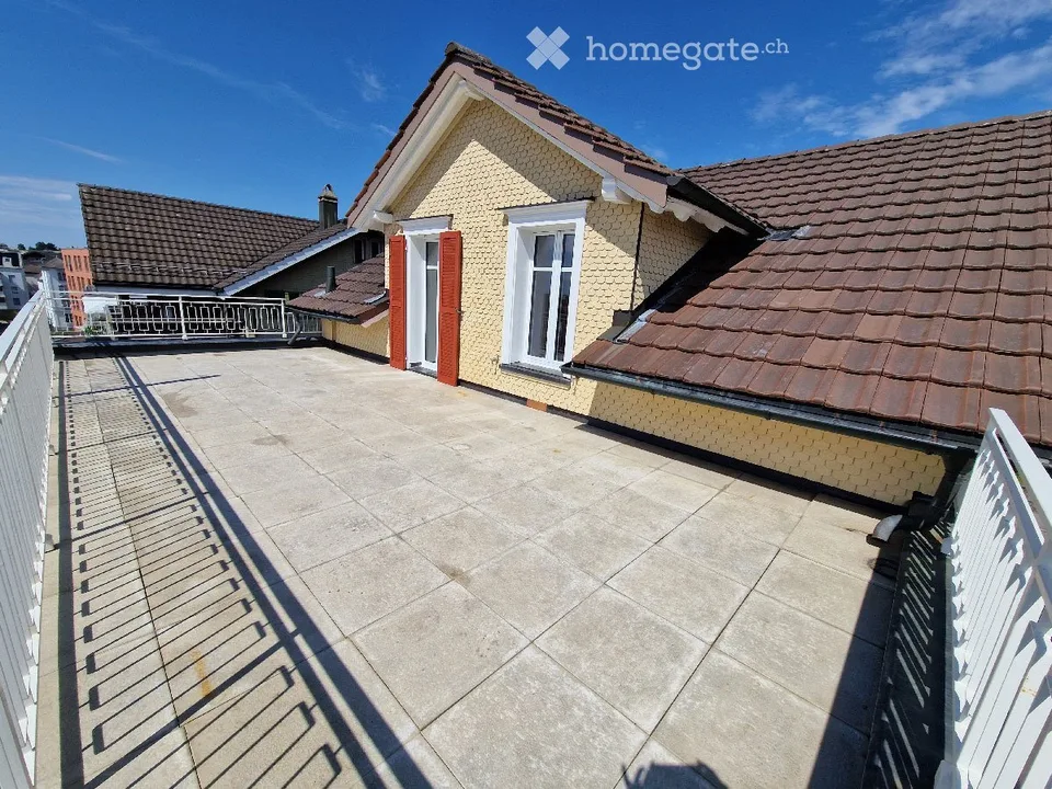 3.5-room old building apartment with large terrace | Renovated 2024 | Central location in Gossau SG
