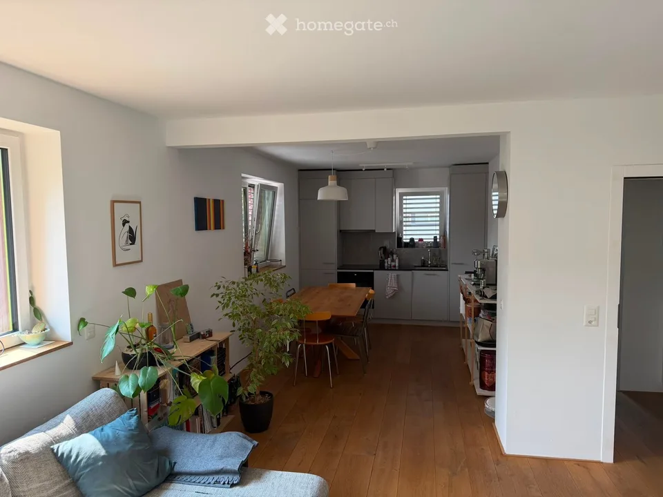 🏠 Appartamento di 3,5 locali luminoso a Berninaplatz, Zürich Oerlikon