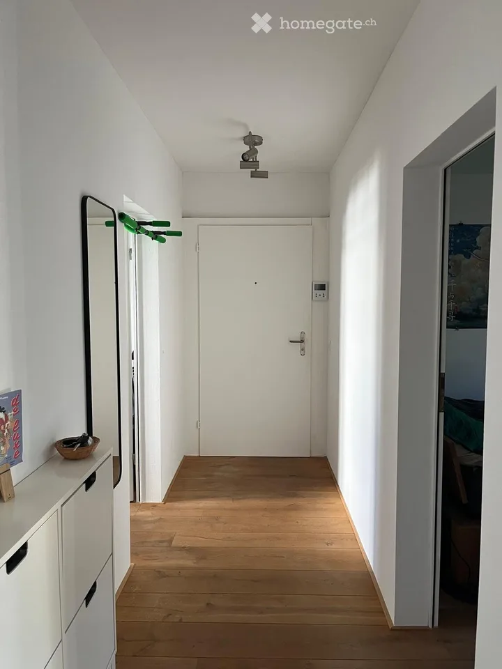🏠 Appartamento di 3,5 locali luminoso a Berninaplatz, Zürich Oerlikon