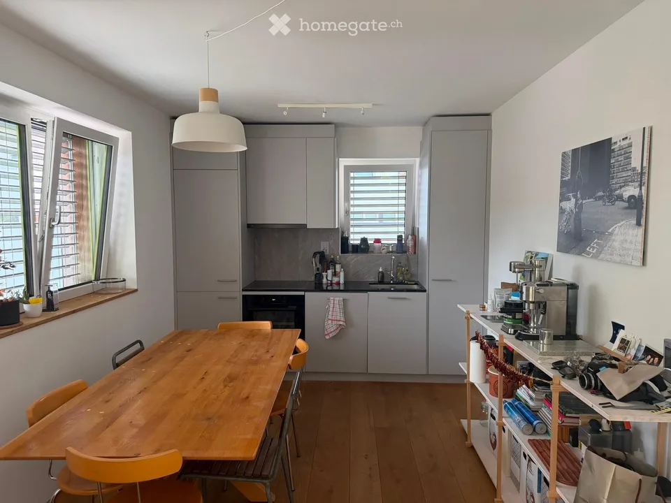 🏠 Appartamento di 3,5 locali luminoso a Berninaplatz, Zürich Oerlikon