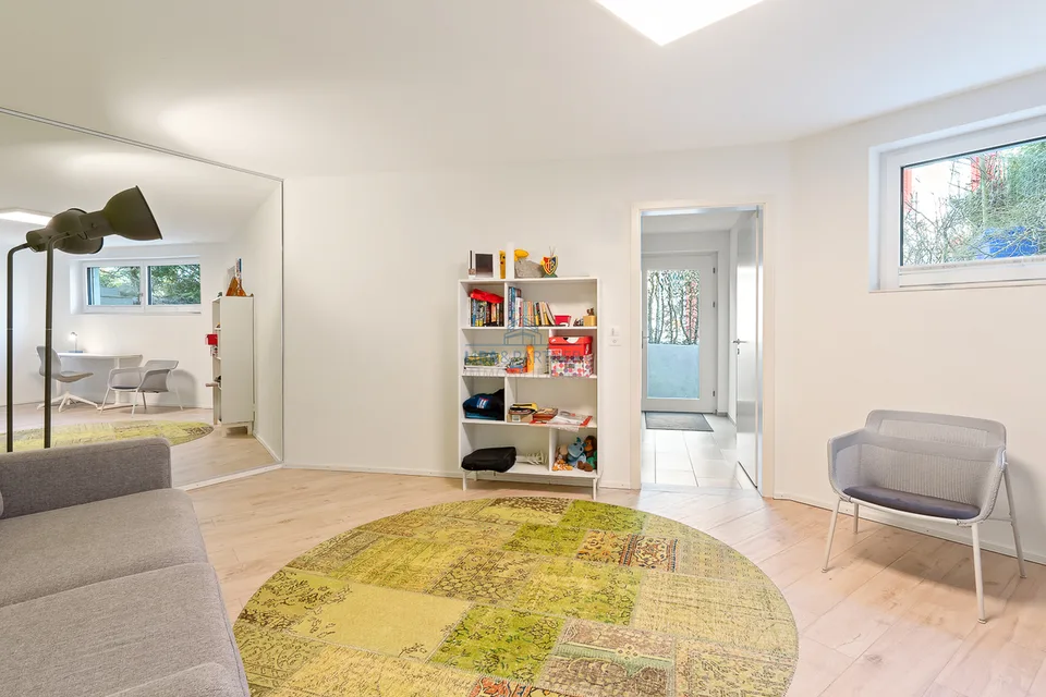 Hochwertig modernisiertes Einfamilienhaus mit exklusiver Wohnqualität