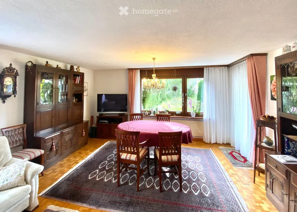 Attractive 7.5-room house with annex and building land