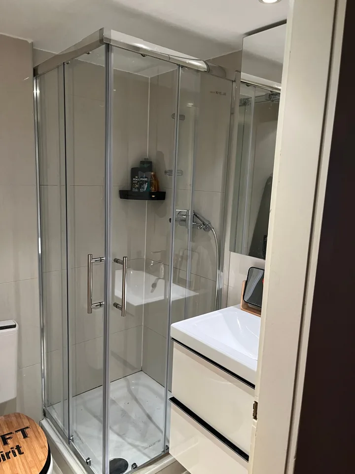 Charmantes 4-Zimmer-Wohnung renoviert mit Balkon – La Chaux-de-Fonds – Foto 11 von 16