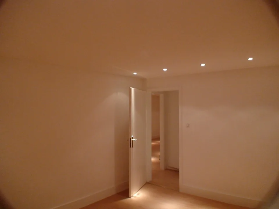 Charmantes 4-Zimmer-Wohnung renoviert mit Balkon – La Chaux-de-Fonds – Foto 13 von 16