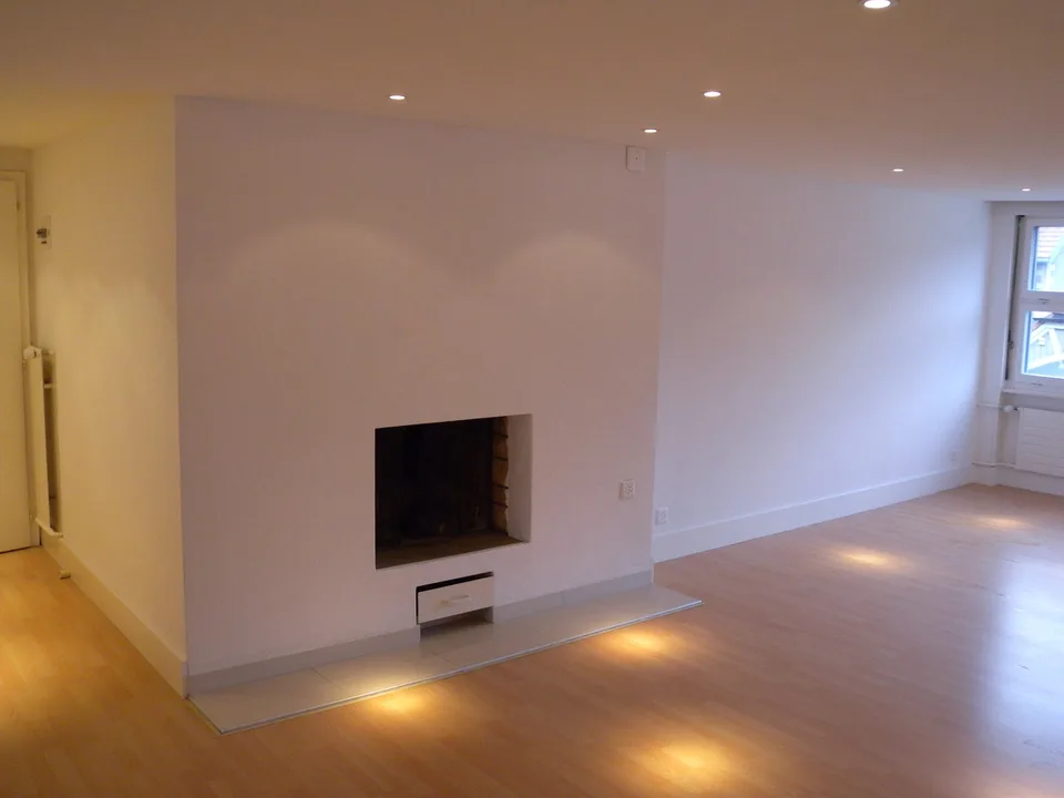 Charmantes 4-Zimmer-Wohnung renoviert mit Balkon – La Chaux-de-Fonds – Foto 10 von 16