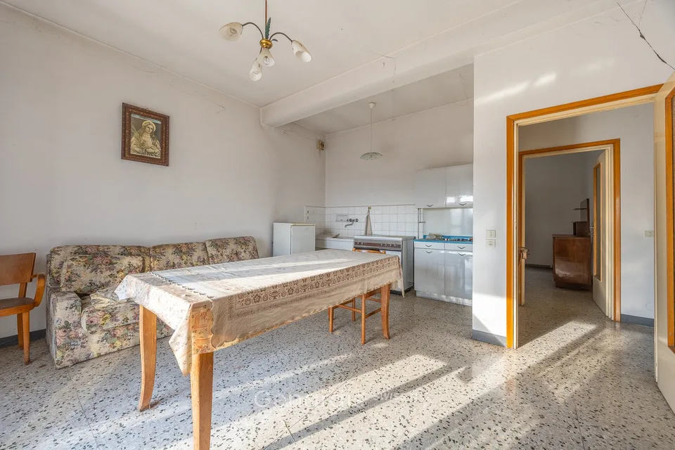 Wohnung zur Renovierung in Ronago – Via Milano 66