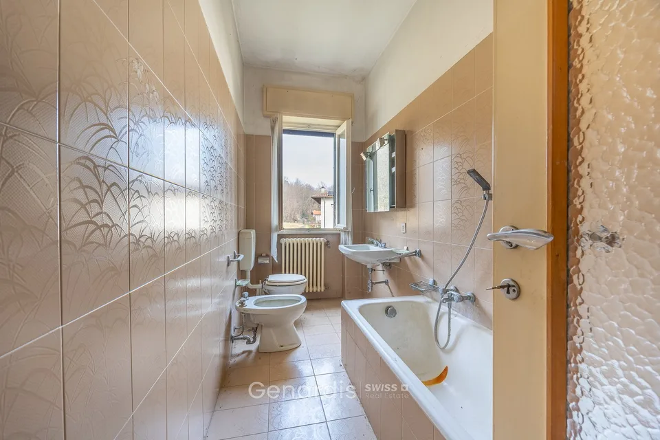Wohnung zur Renovierung in Ronago – Via Milano 66