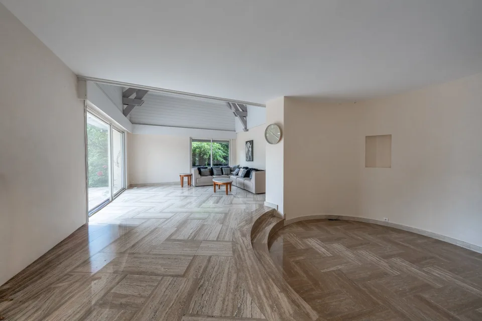 Rare property with great potential near Lake Geneva