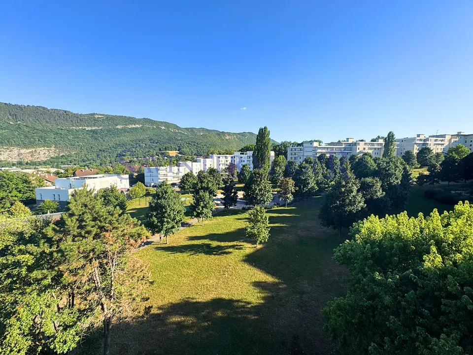 VIAGER. ANNECY. Vue panoramique. 2 Garages inclus. Terrasse 27m2