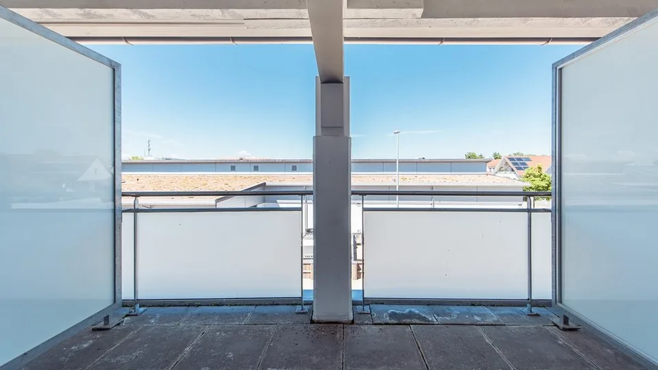 SCHÖNE 1 ZIMMER WOHNUNG MIT BALKON