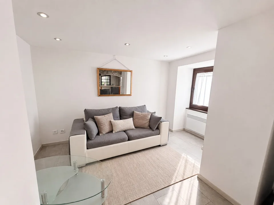 SAN VITTORE | 2.5 rooms semi-furnished with fireplace