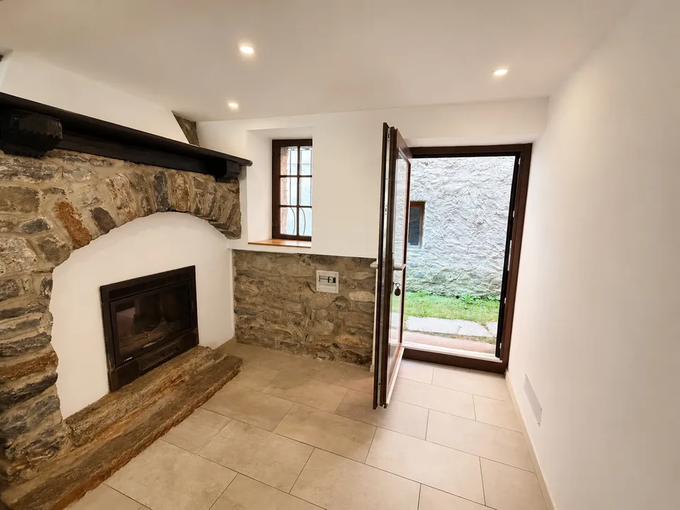 SAN VITTORE | 2.5 rooms semi-furnished with fireplace
