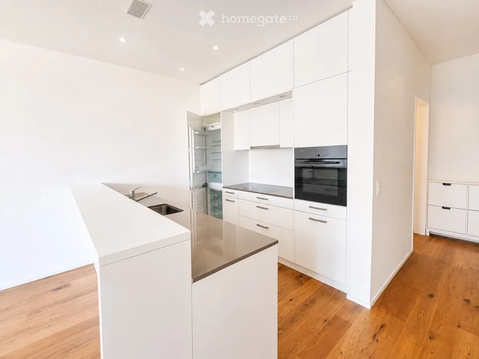 Top Lage 2½-Zimmer Wohnung mit hohen Decken