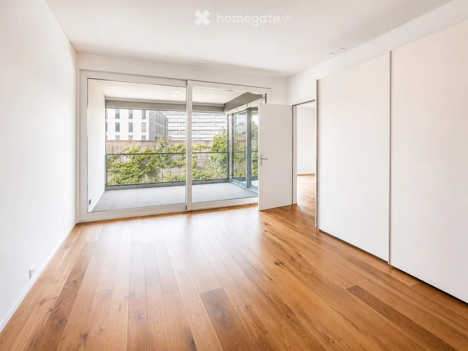 Top Lage 2½-Zimmer Wohnung mit hohen Decken