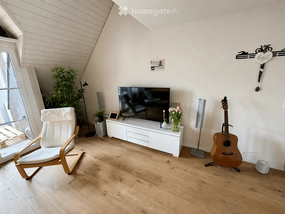 118 m² Maisonette mit 18 m² Galerie, 2 Balkonen, Cheminée & 2 Bädern