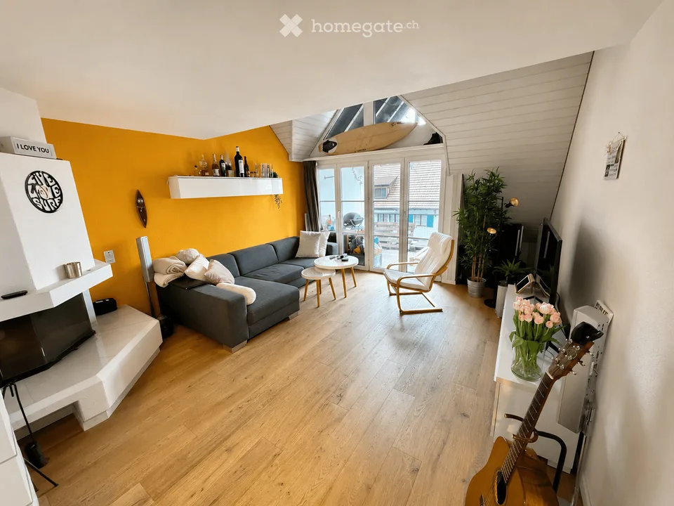 118 m² Maisonette mit 18 m² Galerie, 2 Balkonen, Cheminée & 2 Bädern