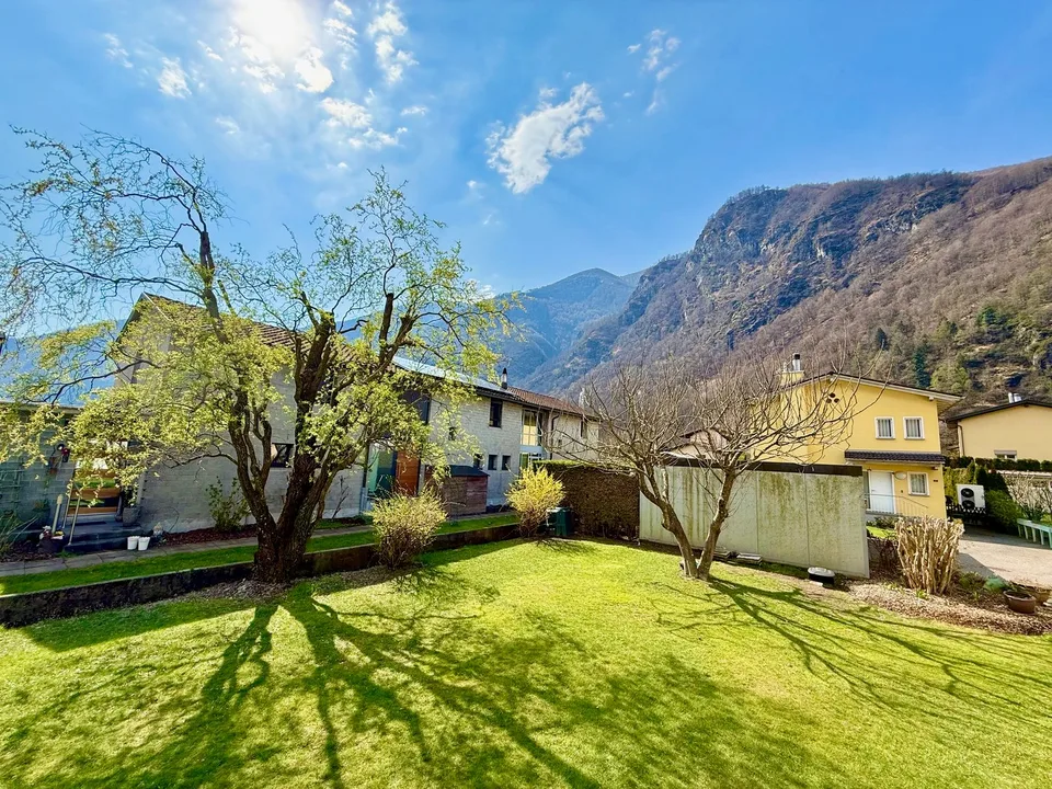 Casa con giardino nel verde - Tessiner Haus im Maggiatal