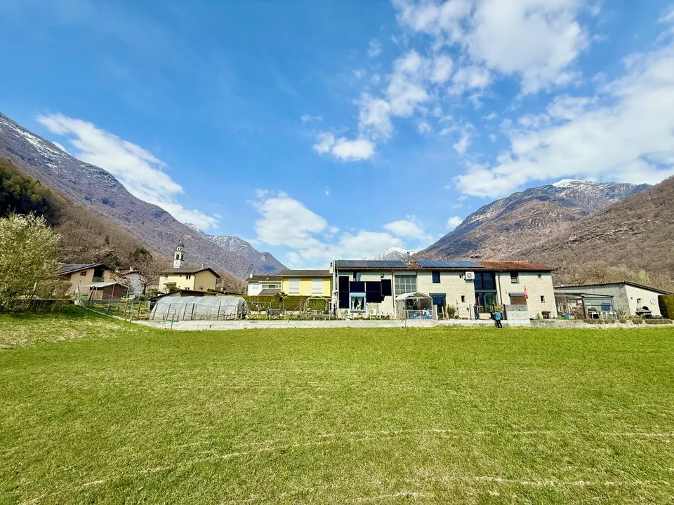 Casa con giardino nel verde - Tessiner Haus im Maggiatal
