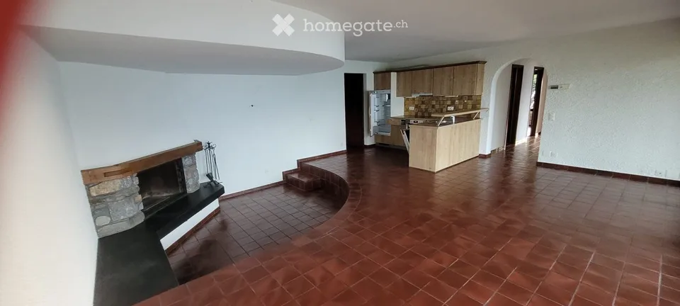 Helllichte 4-Zimmer-Wohnung mit Seeblick zu vermieten