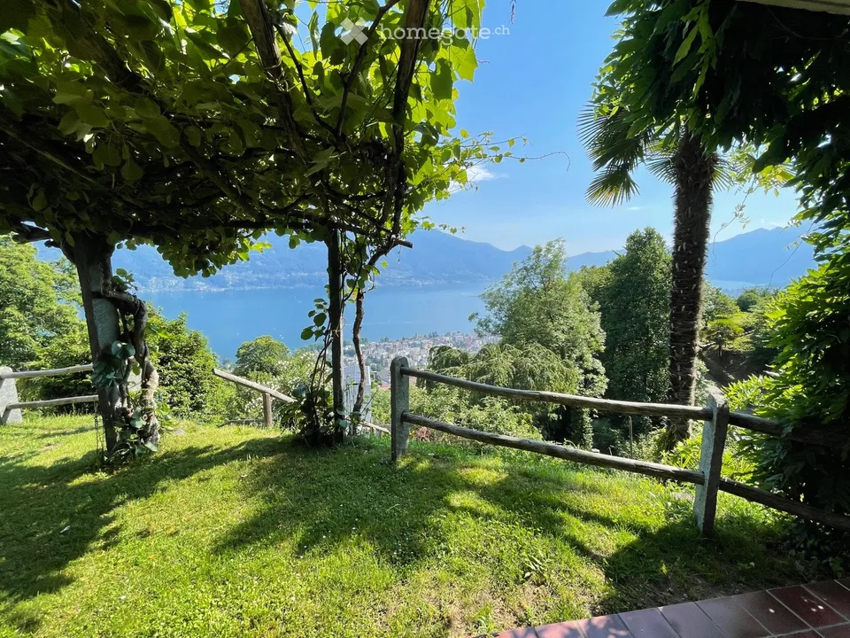 Helllichte 4-Zimmer-Wohnung mit Seeblick zu vermieten