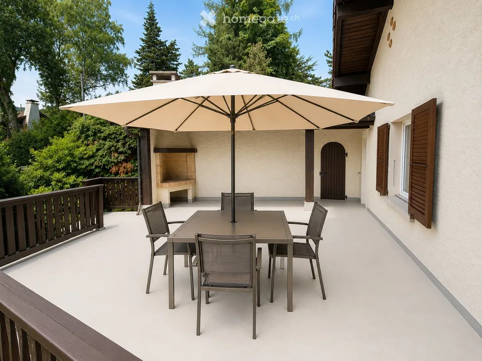 Bella casa recentemente ristrutturata di 8.5 locali con grande giardino
