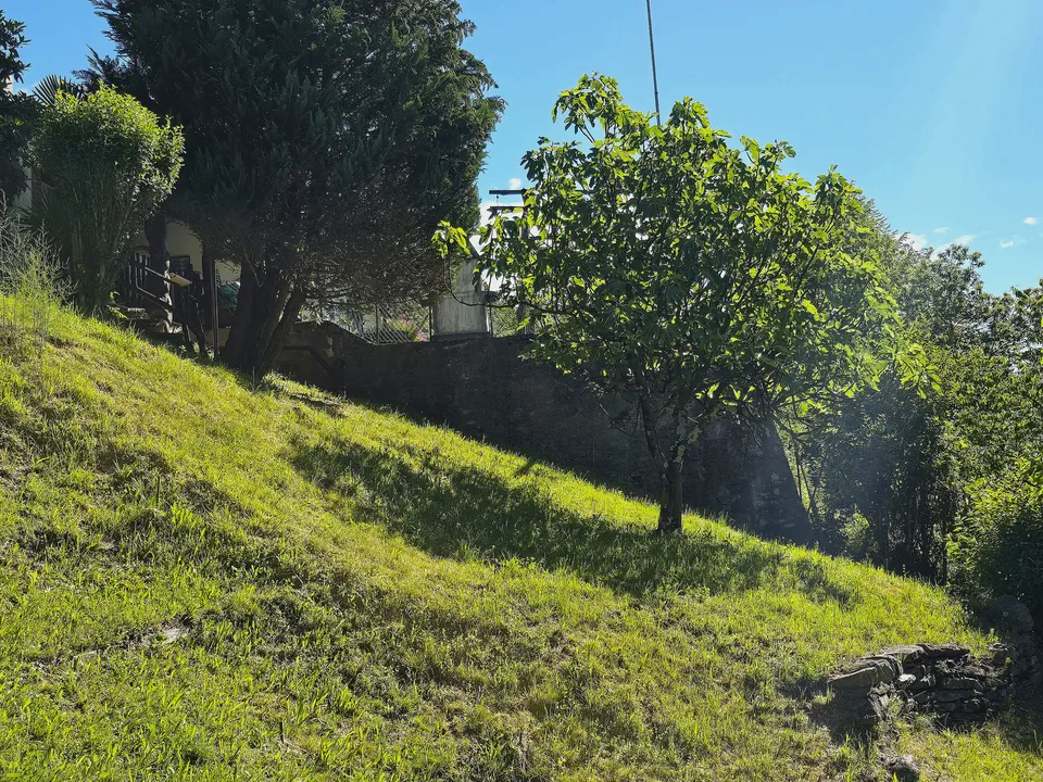 Haus inmitten der Natur mit Grundstück mit herrlicher Aussicht