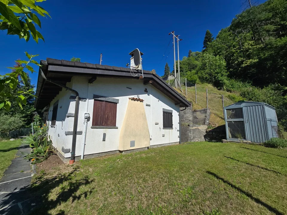 Haus inmitten der Natur mit Grundstück mit herrlicher Aussicht