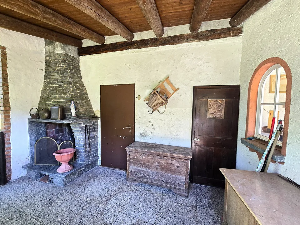 Haus inmitten der Natur mit Grundstück mit herrlicher Aussicht