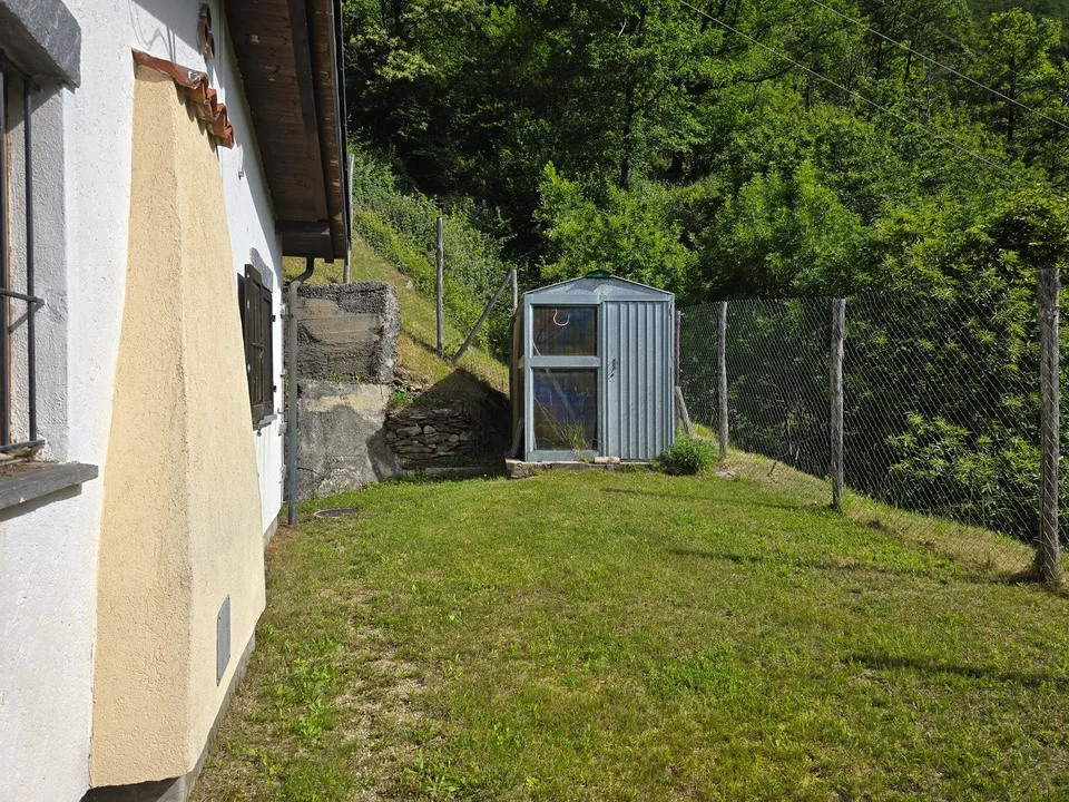 Haus inmitten der Natur mit Grundstück mit herrlicher Aussicht