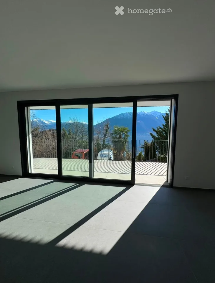 Exclusive 3.5-room apartment with breathtaking lake view in Brione sopra Minusio