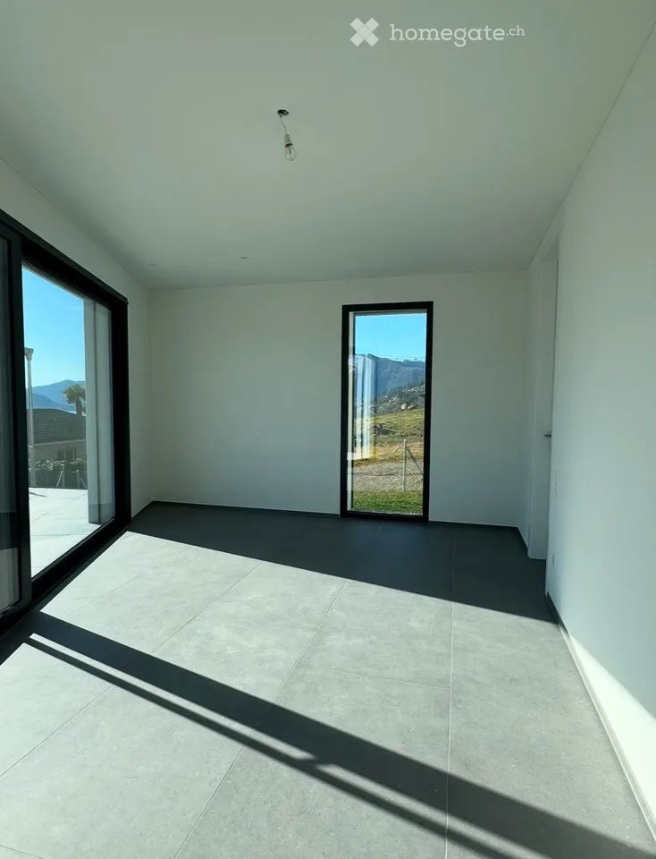 Exclusive 3.5-room apartment with breathtaking lake view in Brione sopra Minusio