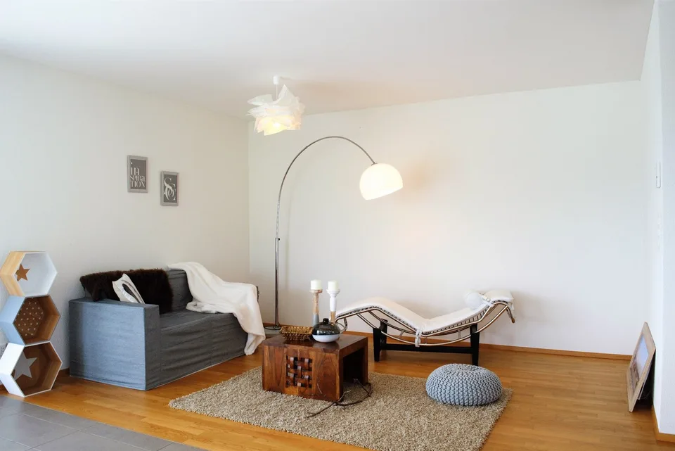 Modern and bright 2.5-room new apartment with large balcony