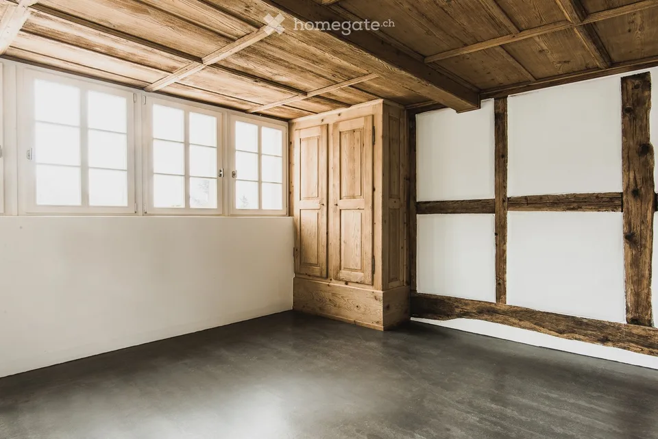 3.5-Zimmer Wohnung in renoviertem, geschichtsträchtigen Bauernhaus