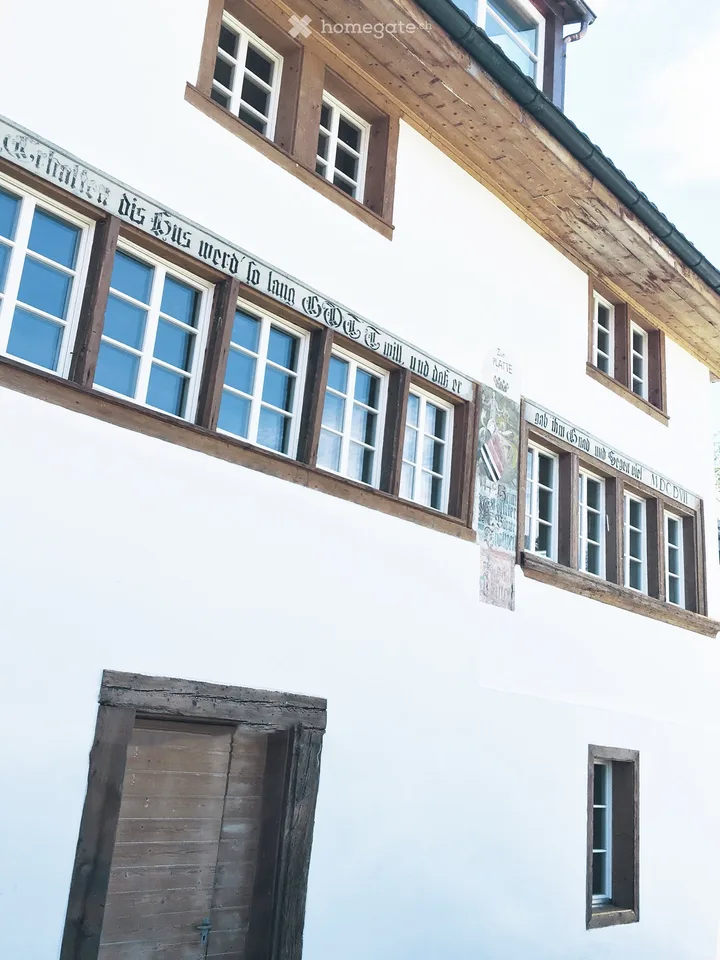 3.5-Zimmer Wohnung in renoviertem, geschichtsträchtigen Bauernhaus