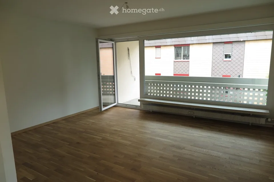 Frisch renovierte 3.5‑Zimmer‑Wohnung mit 44 m² Balkon 5.7 m2 in Therwil (HP Nr. 4)