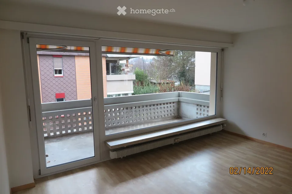 Frisch renovierte 3.5‑Zimmer‑Wohnung mit 44 m² Balkon 5.7 m2 in Therwil (HP Nr. 4)