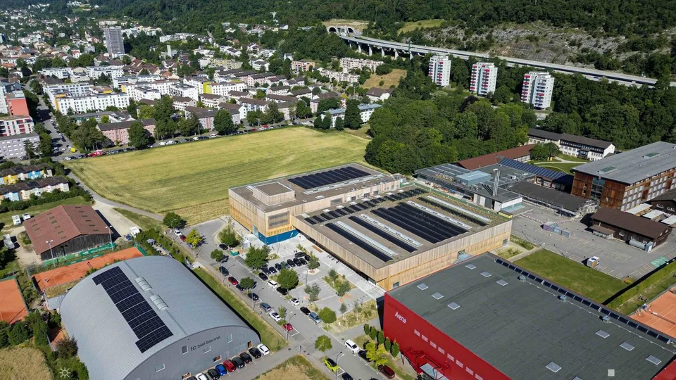 213 m² Spazio commerciale speciale nel Turnzentrum di Sportfabrique Biel/Bienne