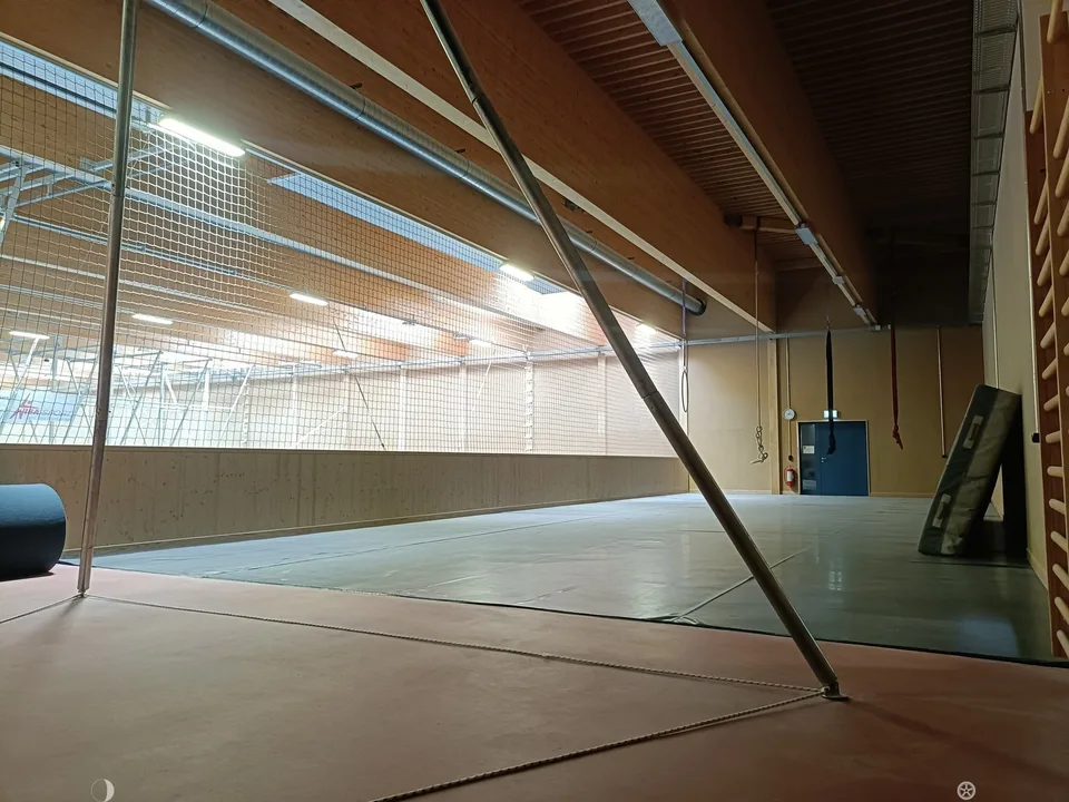 213 m² Spazio commerciale speciale nel Turnzentrum di Sportfabrique Biel/Bienne