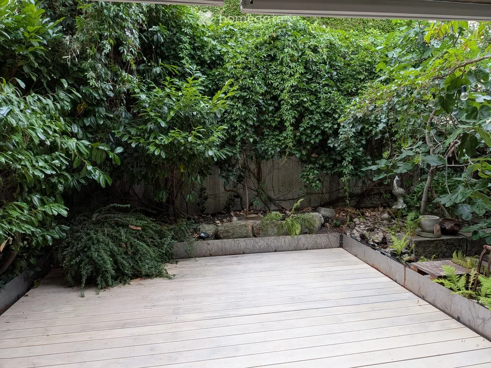 Space for quiet business in central location
