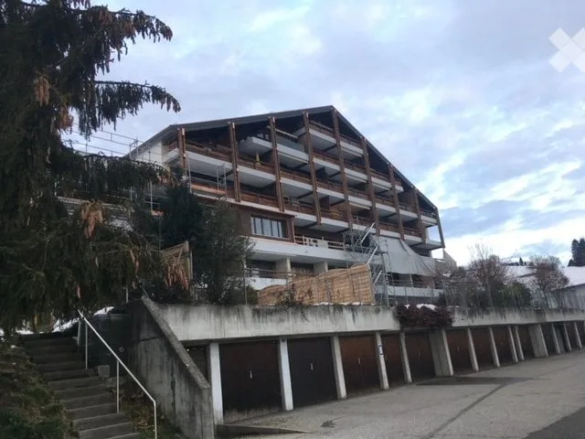 Hochwertige 2.5 Zimmer Wohnung