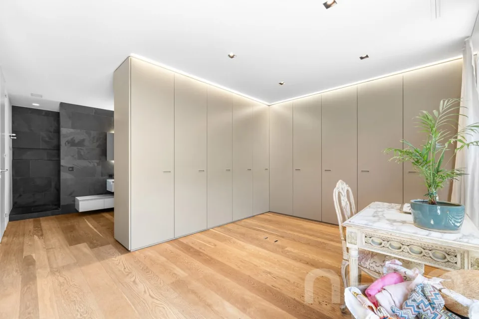 Exklusive Luxuswohnung der Extraklasse - Wohnen auf einer Ebene